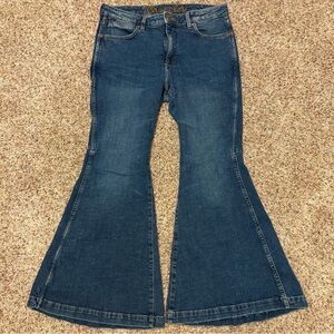 Wrangler Women's Blue Flare Wide-Leg Jeans